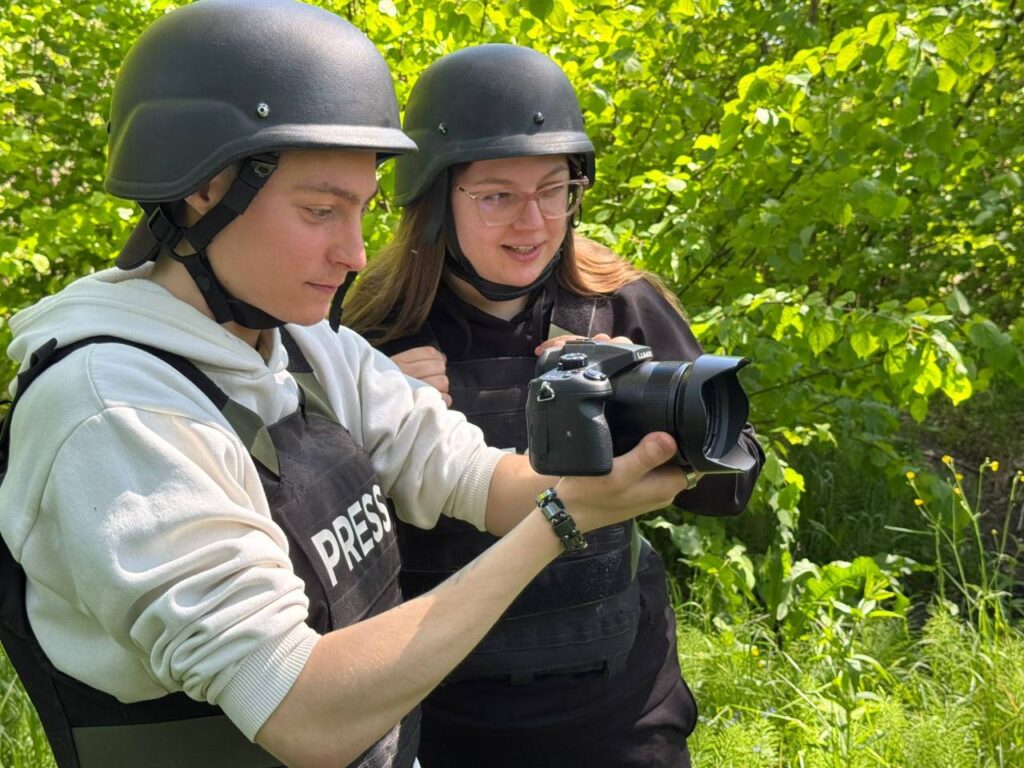 Місія «На межі»: як побудувати якісне медіа за 9 кілометрів від ворога та вижити під КАБами 19 Місія «На межі»: як побудувати якісне медіа за 9 кілометрів від ворога та вижити під КАБами 2