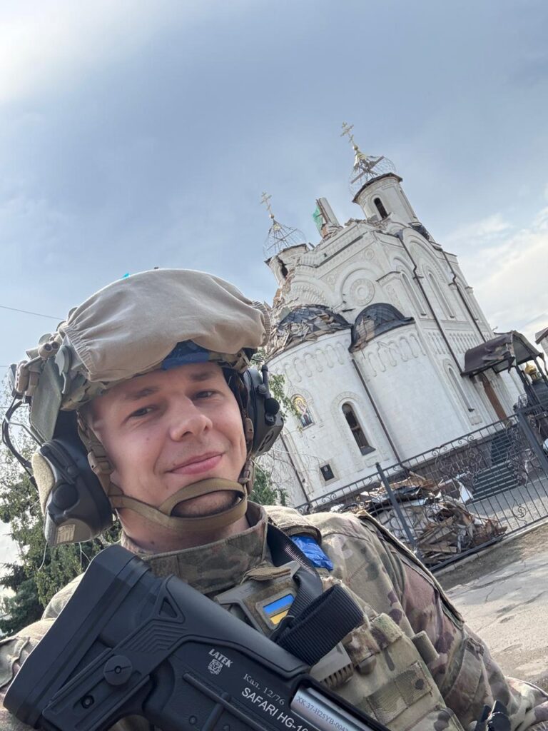 «Ми – очі цієї війни», – медійники в погонах про свою роботу напередодні Дня військового журналіста 19