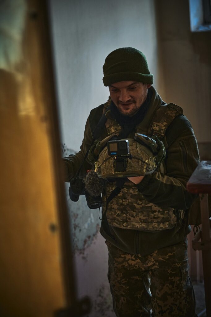 «Ми – очі цієї війни», – медійники в погонах про свою роботу напередодні Дня військового журналіста 27