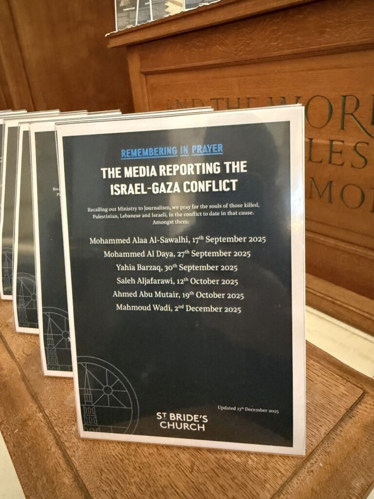 За українських воєнкорів моляться в «журналістській» церкві в Лондоні 1