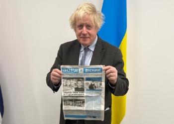 Борис Джонсон у захваті від роботи редактора української фронтової газети «Зоря»