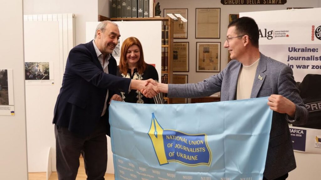 «Українські журналісти — це люди, які ніколи не здаються»: у Мілані відкрили фотовиставку НСЖУ 4