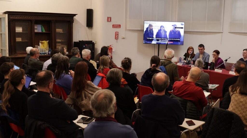 «Українські журналісти — це люди, які ніколи не здаються»: у Мілані відкрили фотовиставку НСЖУ 7