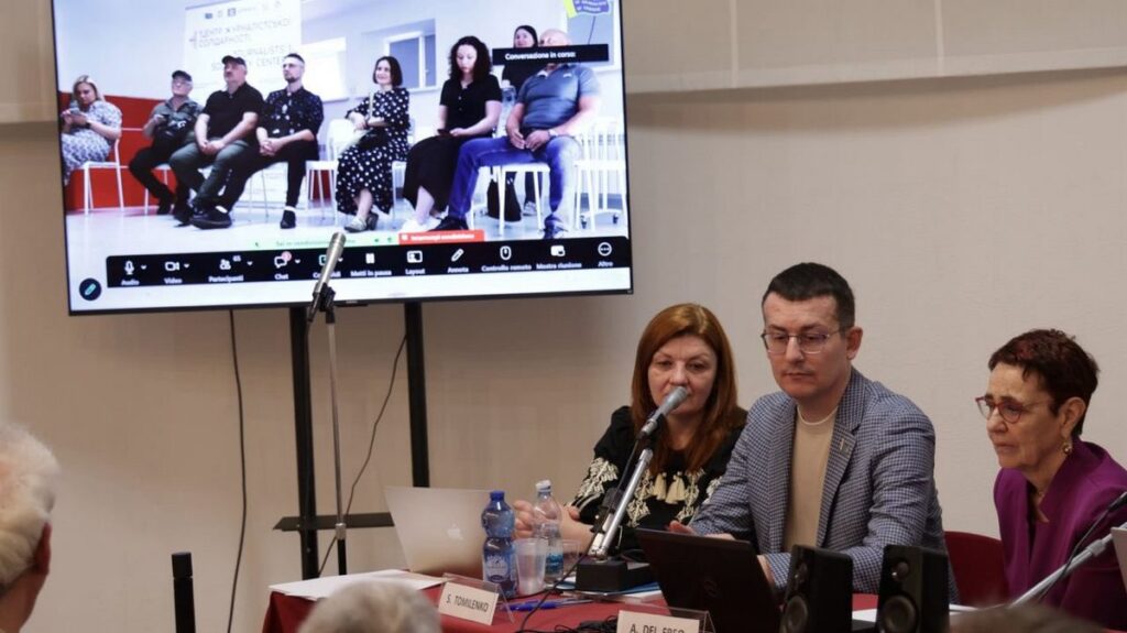 «Українські журналісти — це люди, які ніколи не здаються»: у Мілані відкрили фотовиставку НСЖУ 1