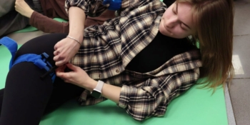 «Наше завдання – дати шанс дочекатися медиків»: у Дніпрі медійників навчали діям у критичних ситуаціях