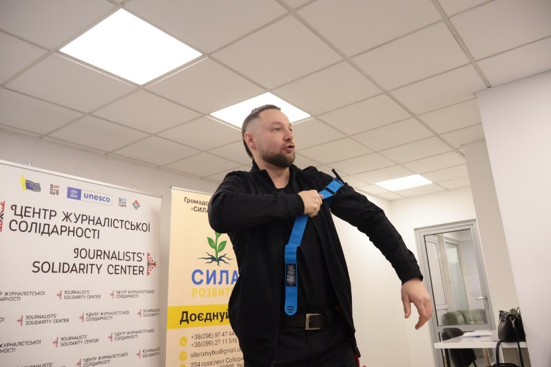 «Наше завдання – дати шанс дочекатися медиків»: у Дніпрі медійників навчали діям у критичних ситуаціях 13