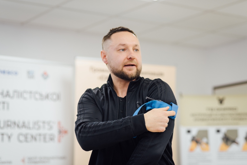 «Наше завдання – дати шанс дочекатися медиків»: у Дніпрі медійників навчали діям у критичних ситуаціях 1