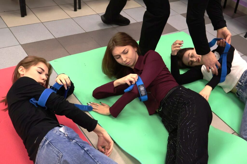 «Наше завдання – дати шанс дочекатися медиків»: у Дніпрі медійників навчали діям у критичних ситуаціях 7