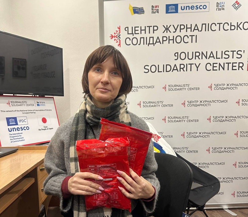 Підтримка у важливих деталях: харківські медійники отримали комплекти термоодягу 3