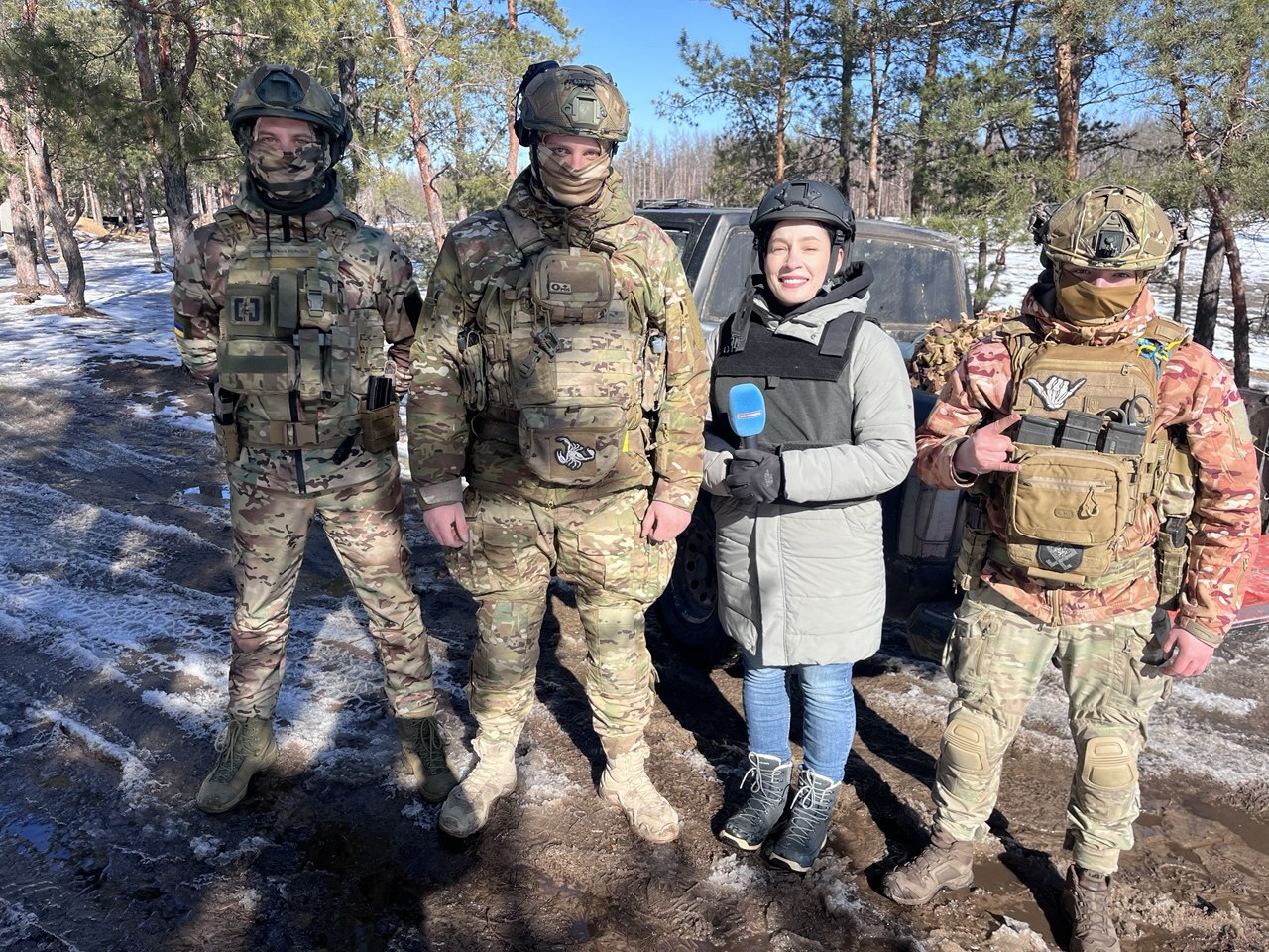 «Дуже страшно, коли єдине, про що ти думаєш у броніку – коли б його скоріше зняти», - воєнкор Ірина Антонюк 17 «Дуже страшно, коли єдине, про що ти думаєш у броніку – коли б його скоріше зняти», – воєнкор Ірина Антонюк