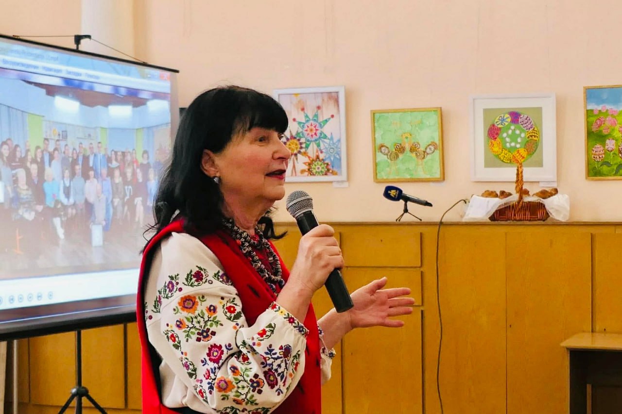 Збереження національної ідентичності: до 20-річчя програми «Невичерпне джерело» Івано-Франківського обласного телебачення «Галичина» 17 Збереження національної ідентичності: до 20-річчя програми «Невичерпне джерело» Івано-Франківського обласного телебачення «Галичина»