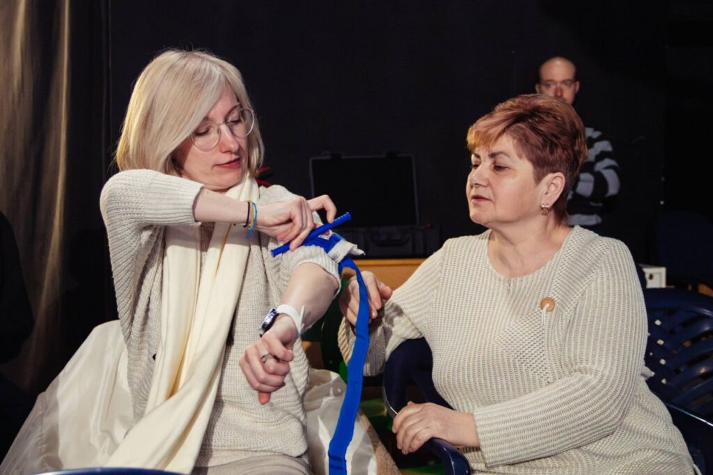 Як діяти у критичних ситуаціях та зберегти життя: Івано-Франківський ЦЖС організував тренінг для прикарпатських медійників