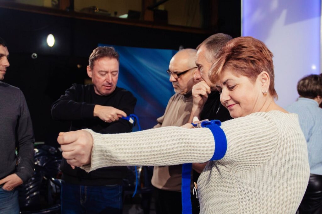 Як діяти у критичних ситуаціях та зберегти життя: Івано-Франківський ЦЖС організував тренінг для прикарпатських медійників 28 Як діяти у критичних ситуаціях та зберегти життя: Івано-Франківський ЦЖС організував тренінг для прикарпатських медійників 11