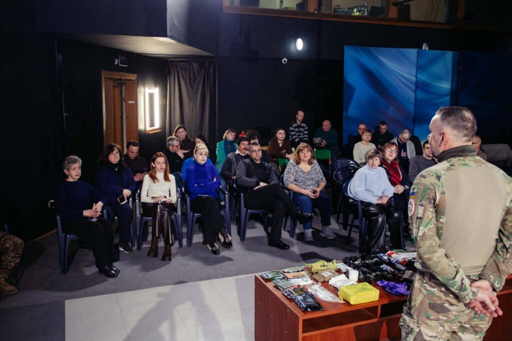 Як діяти у критичних ситуаціях та зберегти життя: Івано-Франківський ЦЖС організував тренінг для прикарпатських медійників 1