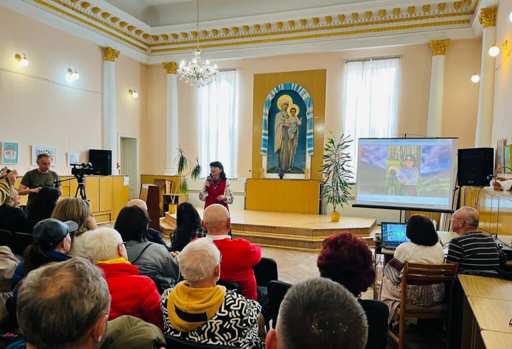 Збереження національної ідентичності: до 20-річчя програми «Невичерпне джерело» Івано-Франківського обласного телебачення «Галичина» 18 Збереження національної ідентичності: до 20-річчя програми «Невичерпне джерело» Івано-Франківського обласного телебачення «Галичина» 1