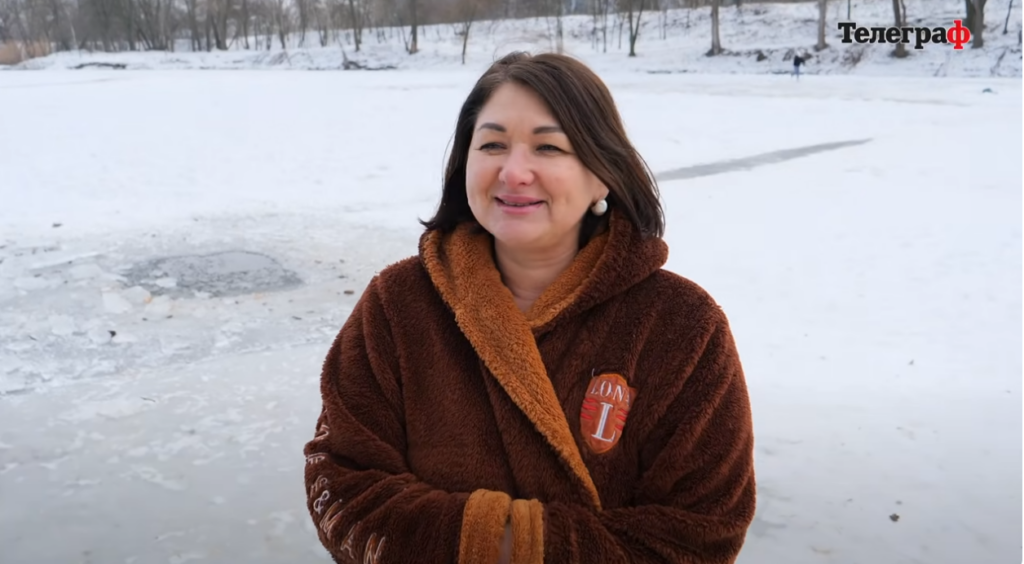 «Зимовий кайф в ополонці»: головна редакторка «Для дому і сім’ї» Оксана Гриниченко загартовує дух і надихає колег