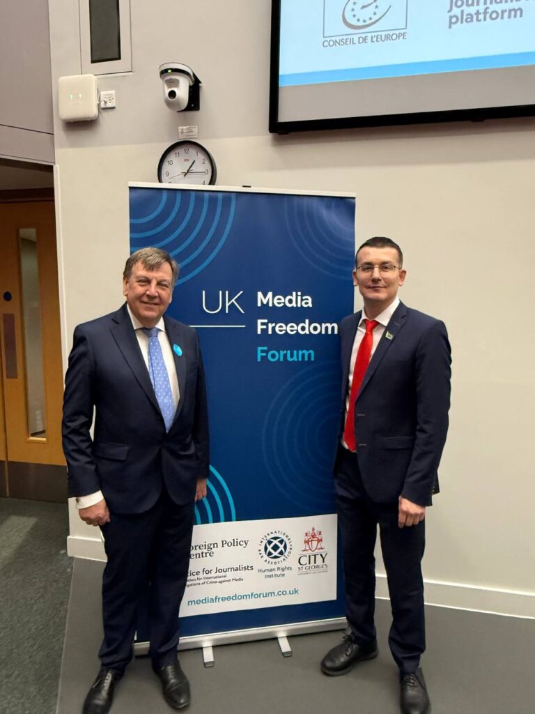 «Якщо незалежна журналістика виживе у війні – виживе й правда», – Сергій Томіленко на форумі свободи медіа у Лондоні 8
