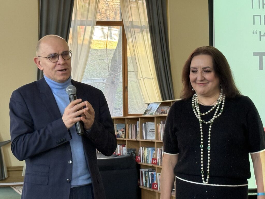 «Книга–  це розкіш, бо дає крила»: у Києві презентують твори переможниці «Коронації слова» Тетяни Редько