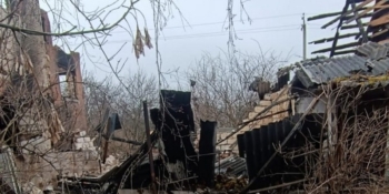 Руїни рідного дому: Олексій Пасюга поділився світлинами зруйнованого «молніями» обійстя