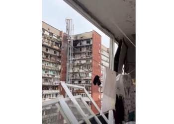 Атака на Дніпро: житло медійниці зазнало ушкоджень