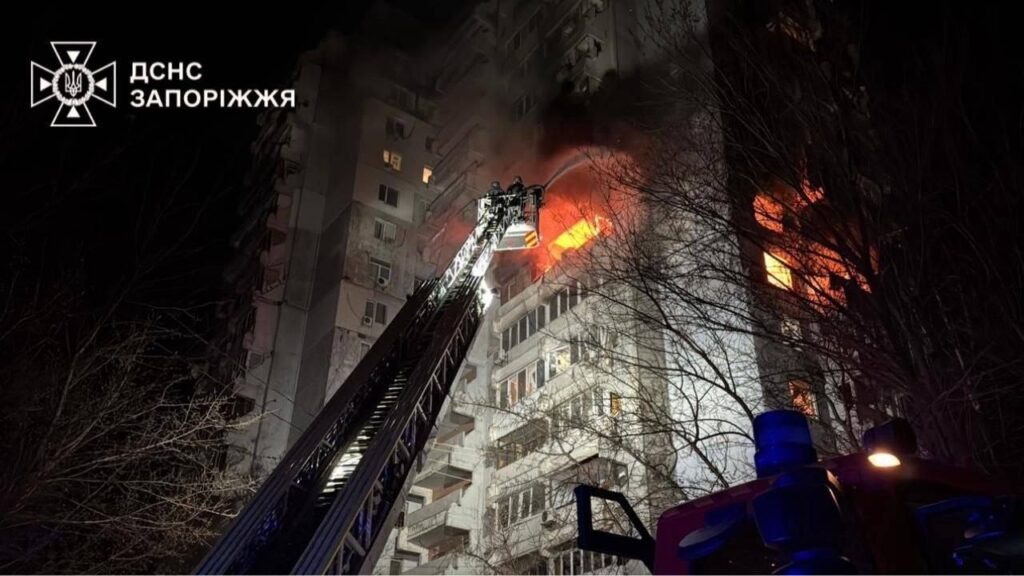 Росіяни влучили у житло журналіста, а нині — воїна Артема Лагутенка 2