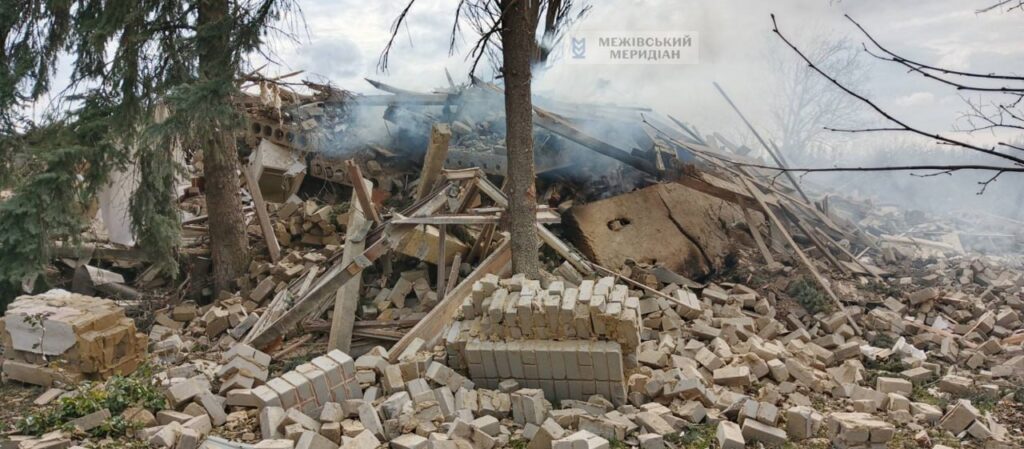 Ще один удар по медіа: на Дніпропетровщині знищено редакцію газети 20 Ще один удар по медіа: на Дніпропетровщині знищено редакцію газети 3