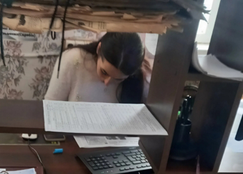 «Скрізь скло, шахеди гудуть над головами — а ми робимо газету»: як «Промінь» із Чернігівщини долає виклики темних часів війни