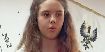 FrontlinePress: чернігівська «Весть» розповіла про унікальну дівчину, яка імітує спів пташок та співає як пташка