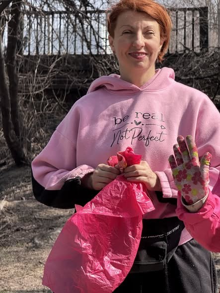 «Рожева толока»: медійники долучилися до великого прибирання у прифронтовому Запоріжжі 20 «Рожева толока»: медійники долучилися до великого прибирання у прифронтовому Запоріжжі 3