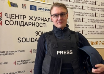 «Не дати людям перетворитися на клітинки в таблицях»: відомий канадський журналіст Скотт Джейкобсен взяв інтерв’ю в української колеги