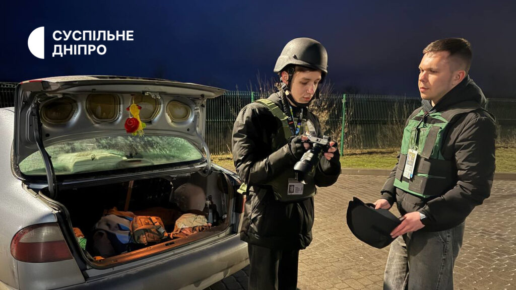 Вдалось уникнути FPV-дрона: спецтехніка врятувала журналістів «Суспільне Дніпро»