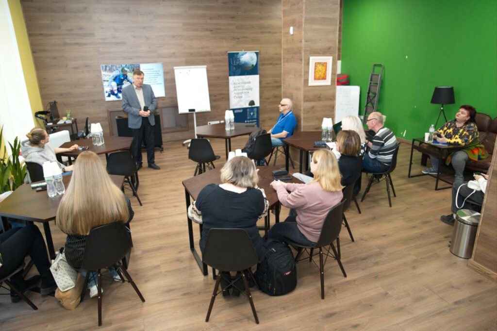 Не вигоріти на «інформаційній передовій»: у Сумах стартував психологічний тренінг 1