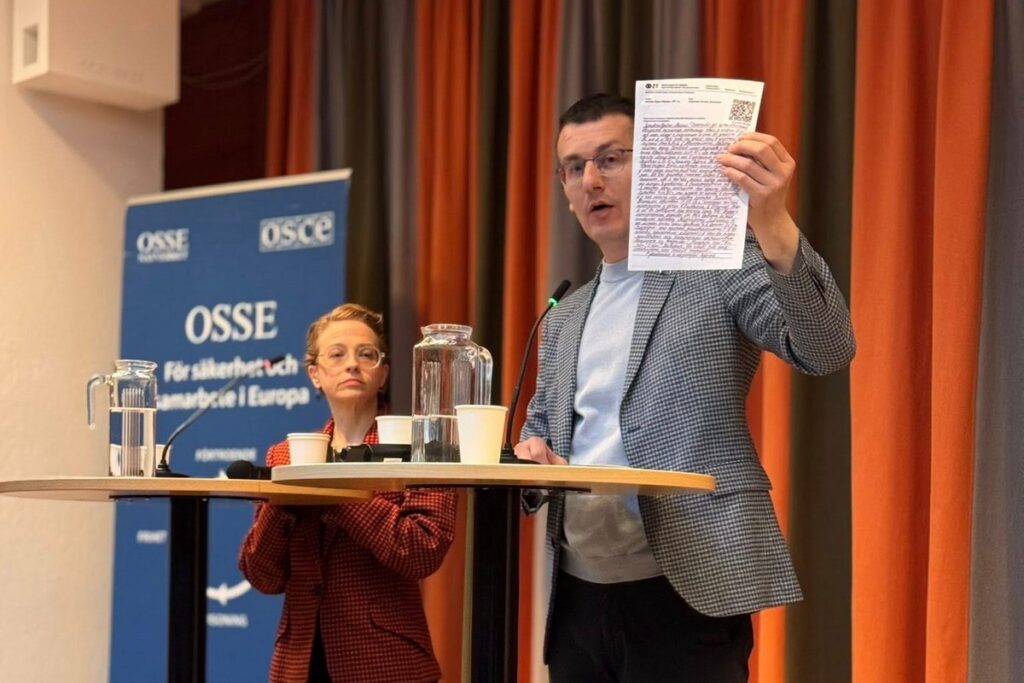 «Поки наші журналісти в полоні – ця тема має звучати голосно», – Сергій Томіленко на вечорі солідарності в Стокгольмі