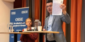 «Поки наші журналісти в полоні – ця тема має звучати голосно», – Сергій Томіленко на вечорі солідарності в Стокгольмі