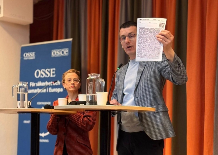 «Поки наші журналісти в полоні – ця тема має звучати голосно», – Сергій Томіленко на вечорі солідарності в Стокгольмі