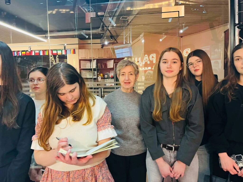 Добрий старт для майбутніх медійників: слухачі Школи журналістики спробували себе в ролі ведучих 4