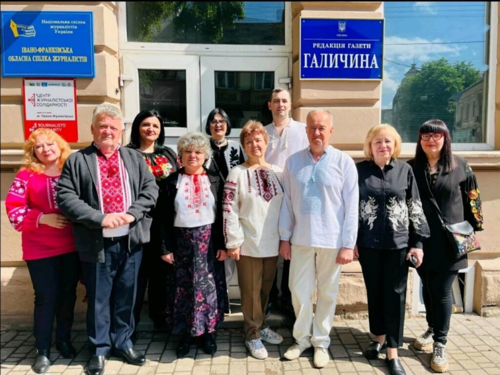 Головний редактор газети «Галичина» Василь Мороз: «Наша газета – мабуть, єдина у регіоні, де ще діє давній принцип співробітництва з читачами» 2