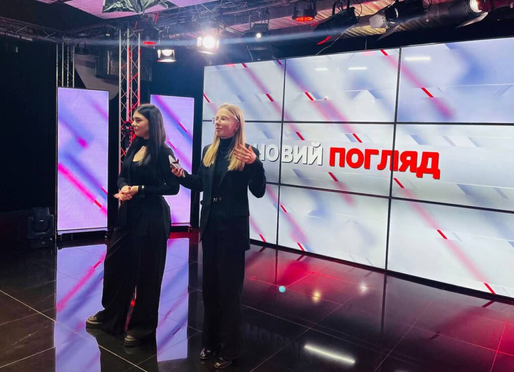 Добрий старт для майбутніх медійників: слухачі Школи журналістики спробували себе в ролі ведучих 9