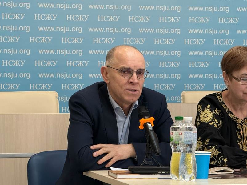 Волонтерство – це спосіб сказати «дякую» нашим захисникам: презентація книги «Волонтери» Ольги Фещенко 2