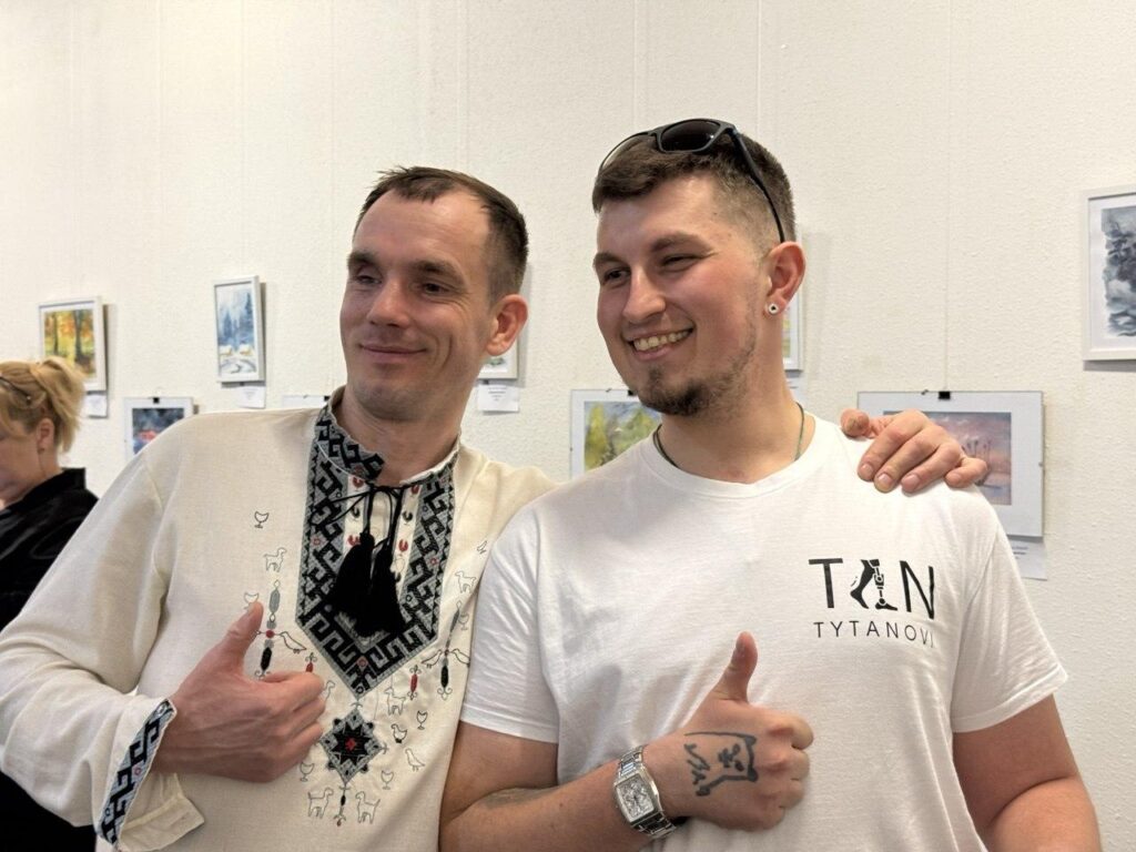 Відродження після темряви: виставка акварелей воєнкора Івана Любиша-Кірдея