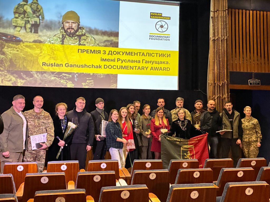 “Ми знаємо, що памʼять сильніша за смерть”: у Києві відбулася перша церемонія нагородження Премії імені Руслана Ганущака