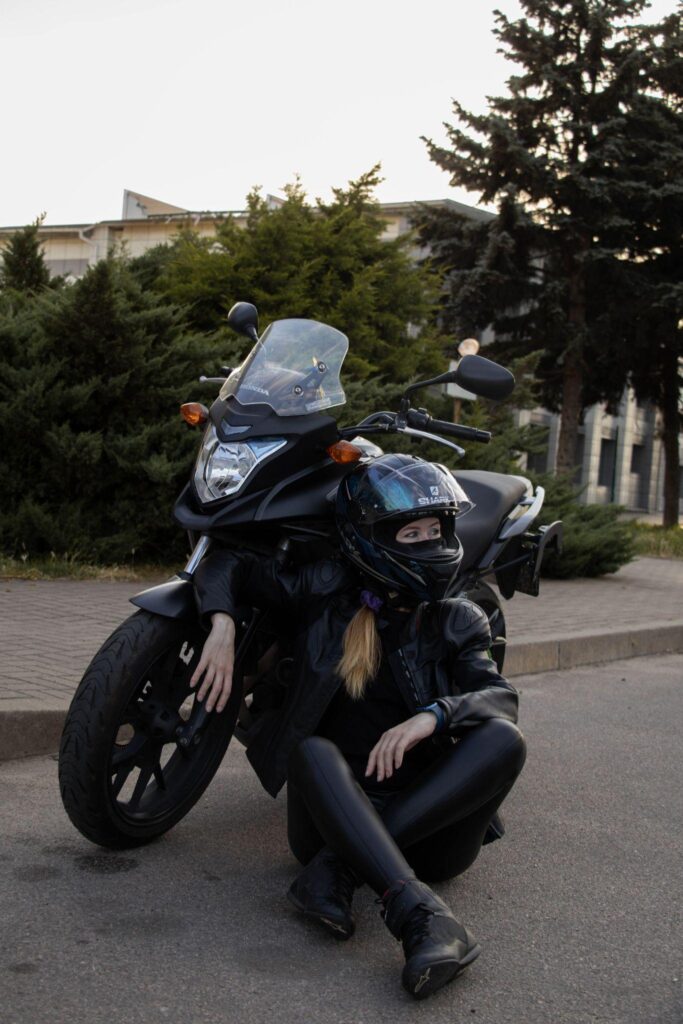 Зі Сходу до Заходу на мотоциклі: незвичне хобі телеоператорки із Запоріжжя 1