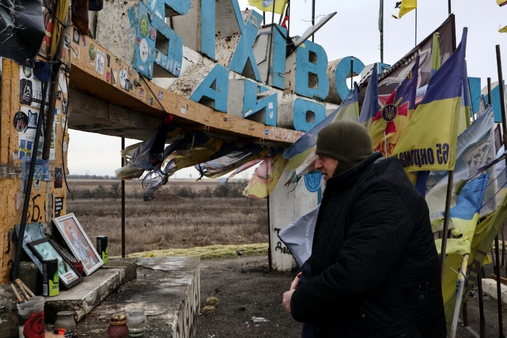 Борис Джонсон побував на передовій на Запорізькому напрямку та отримав примірник прифронтової газети «Зоря» 18 Борис Джонсон побував на передовій на Запорізькому напрямку та отримав примірник прифронтової газети «Зоря» 1