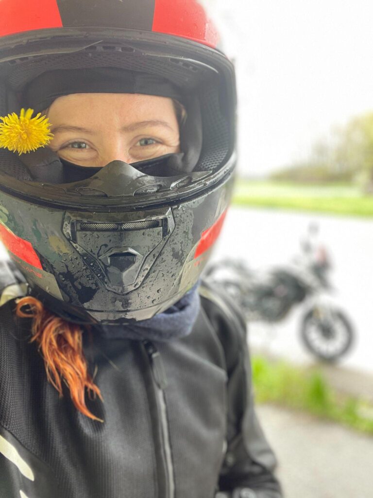 Зі Сходу до Заходу на мотоциклі: незвичне хобі телеоператорки із Запоріжжя 4