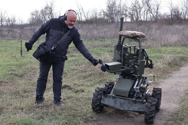 «Борис Джонсон попросився на передову». За лаштунками одного відрядження, або як пресофіцери 65-ої бригади організовували візит найвідомішого журналіста світу 12