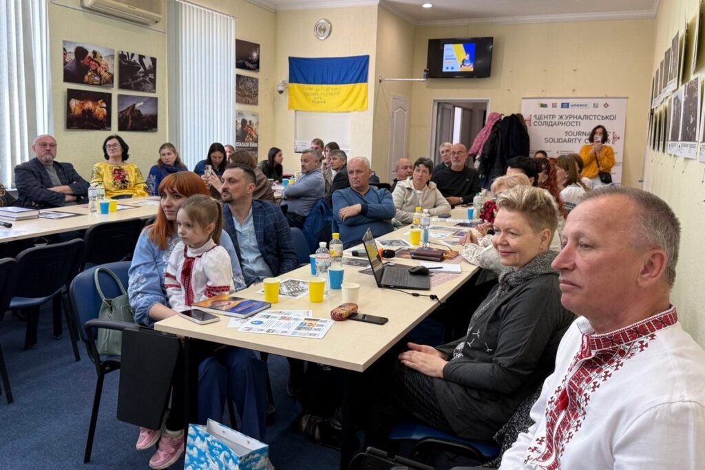 «Маленькими кроками робимо великі справи»: у Києві відбулася презентація книги Ольги Фещенко «Волонтери» 3