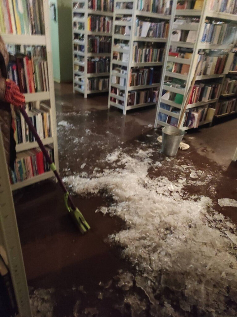 Книжкова палата України рятує 15 мільйонів видань після російських обстрілів 3