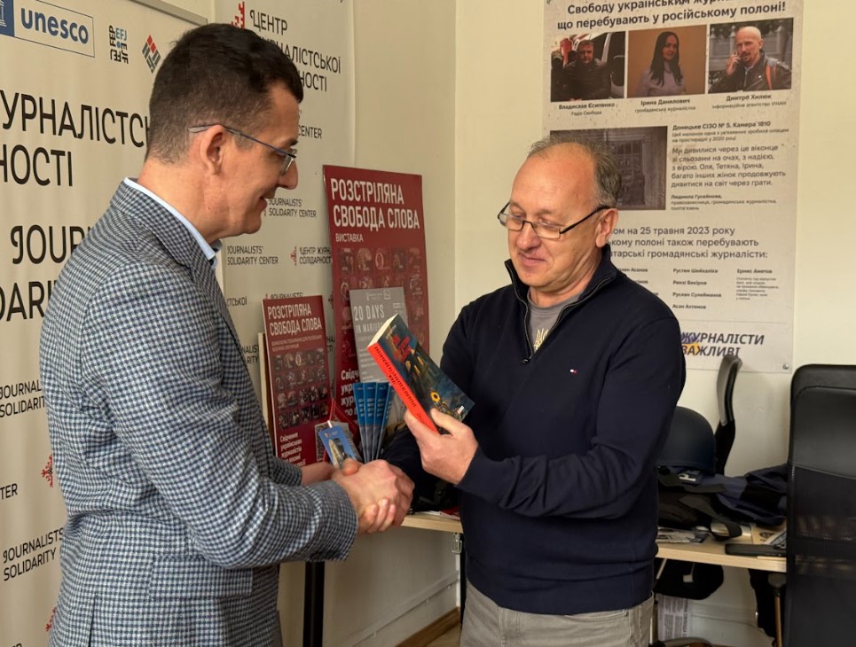 Подяка від «Залізного генерала»: прифронтові редактори отримали відзнаки від Валерія Залужного 23 Подяка від «Залізного генерала»: прифронтові редактори отримали відзнаки від Валерія Залужного 6