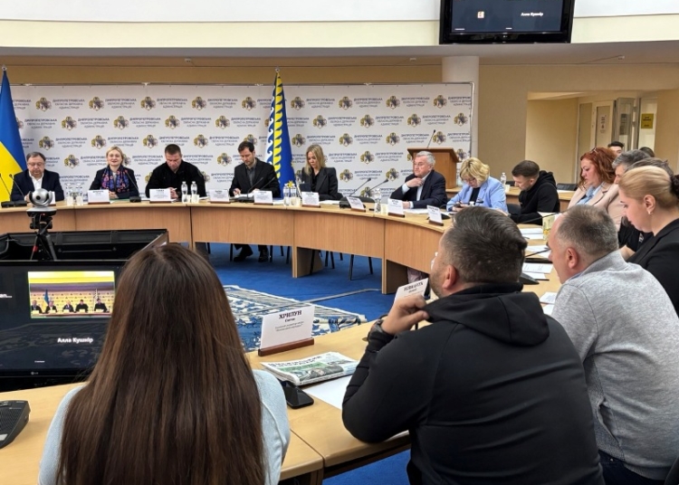 Документування злочинів РФ проти журналістів і медіа: виїзне засідання парламентської ТСК у Дніпрі