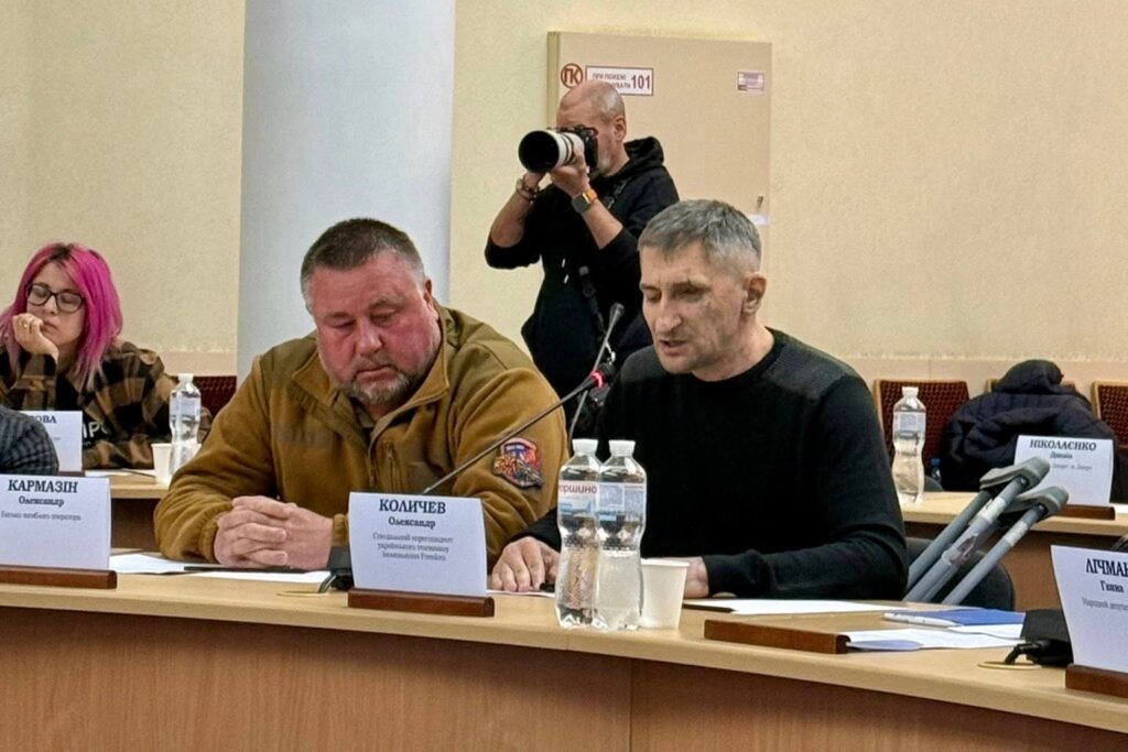 «Бережіть себе»: Євгенія Кравчук – про зустрічі з журналістами в Дніпрі та свідчення, які почує Гаага 1